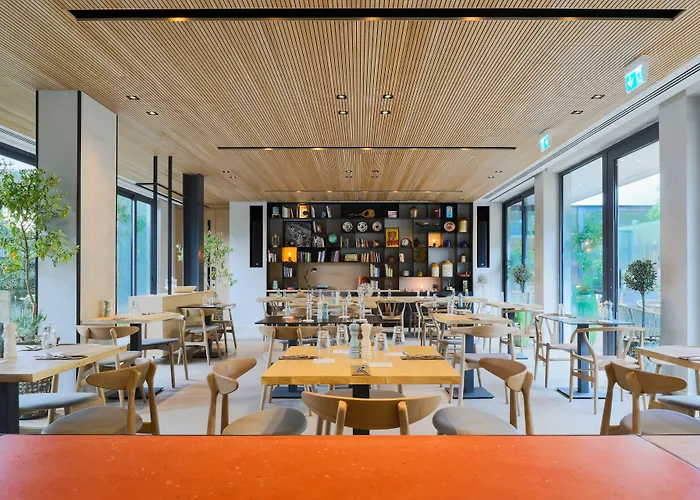 Indigo By Ihg (adults Only) Готель Ларнака