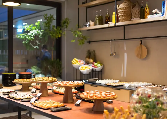 Indigo By Ihg (adults Only) Готель Ларнака