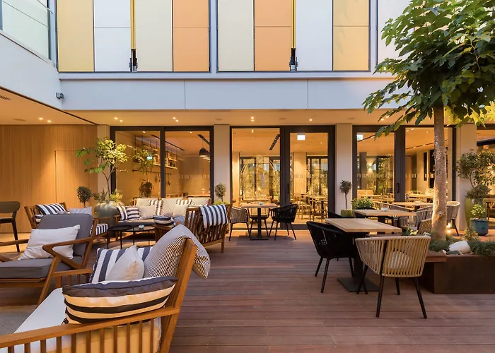 Indigo By Ihg (adults Only) Otel Larnaca